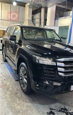 تۆیۆتا لاند کروزەر